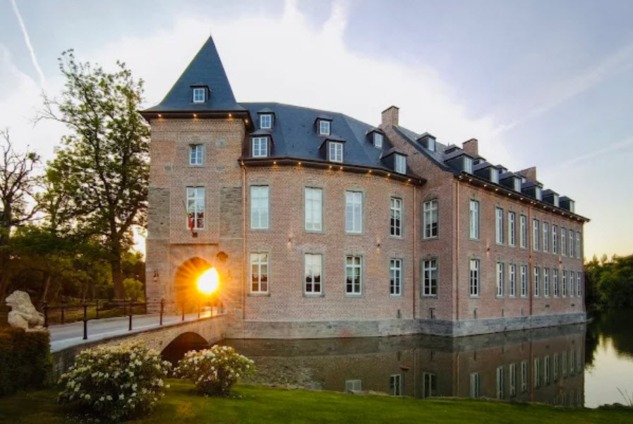 Château Bayard, Belgium